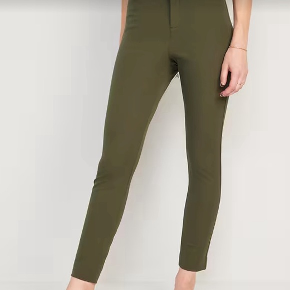 Old Navy High Waisted Pixie Pants - Picture 4 of 4